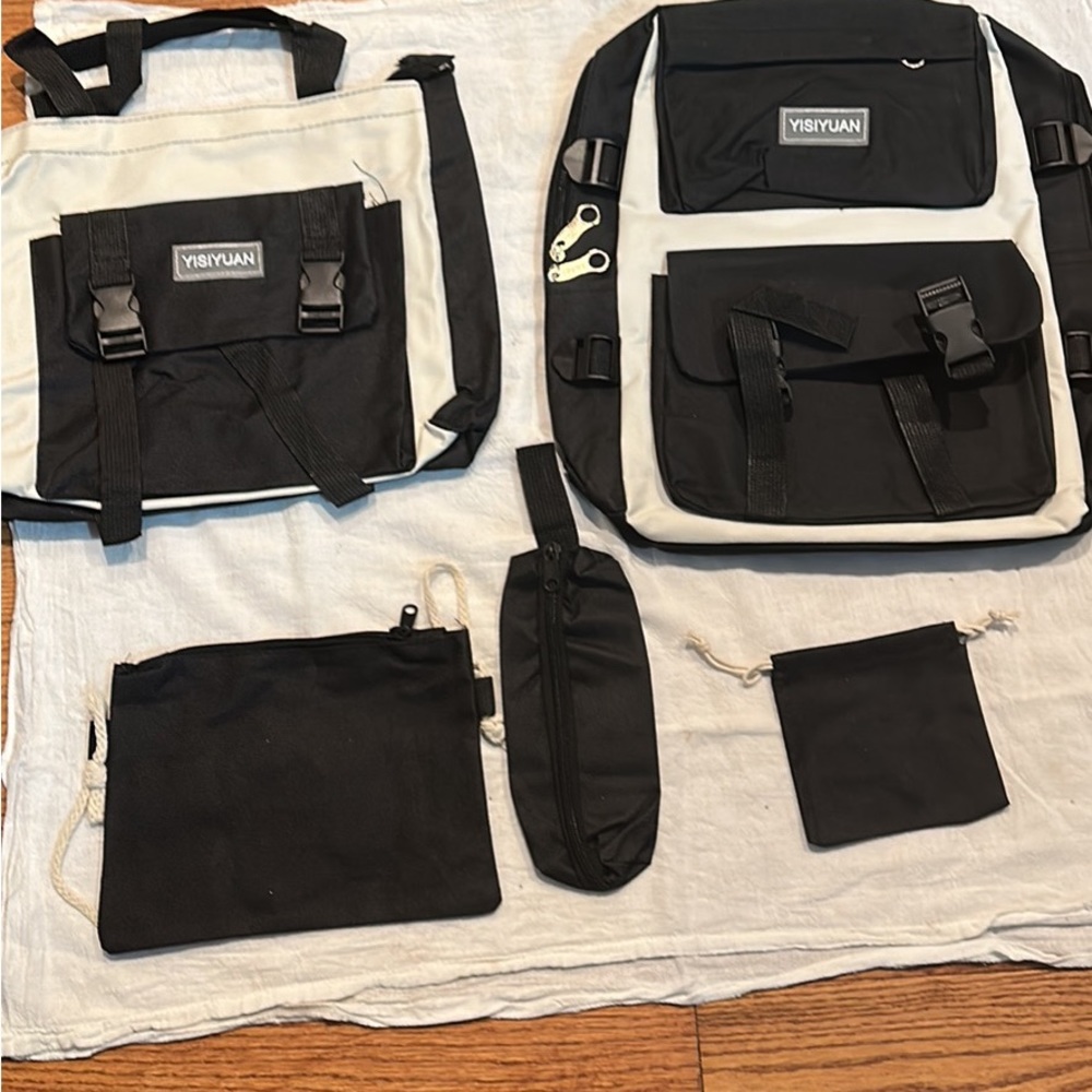 Back Pack - Picture 4 of 12